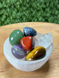 7 Chakra Crystal Set with Selenite Bowl (Rose Quartz, Amethyst, Green Aventurine, Red Jasper, Tiger Eye, Blue Sodalite, Clear Quartz)
