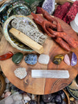 White Sage Smudging kit, White sage 4", Palo Santo 4", Abalone Shell + Stand, Turkey Feather, 7 Chakra stones, Desert Rose,Selenite stick 4"