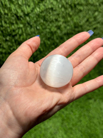 Selenite  Sphere, 1.5 INCH Selenite Sphere, Selenite Gemstone, Charging Sphere, Meditation Crystal, Morocco selenite, Crystal Charger