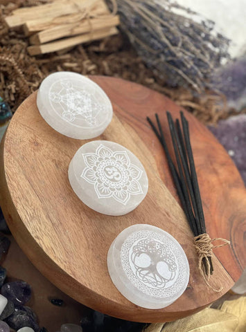Polished Selenite Charging Station Engraved Round crystal plate,Flat Crystal Plate ,Crystal charging,Protection Cleansing Meditation Crystal